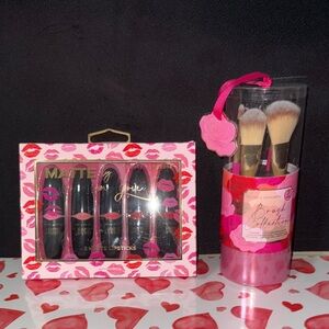 Beauty Concepts Matte Lipstick and 7 Piece Brush Collection Bundle